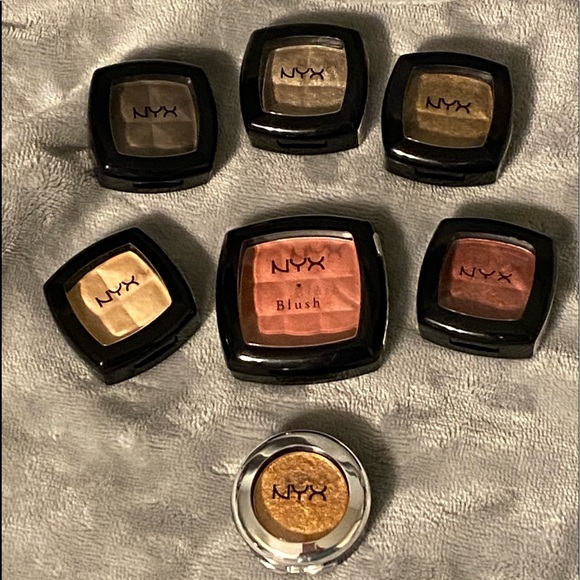 NYX eyeshadow x6  and Blush - Picture 2 of 2